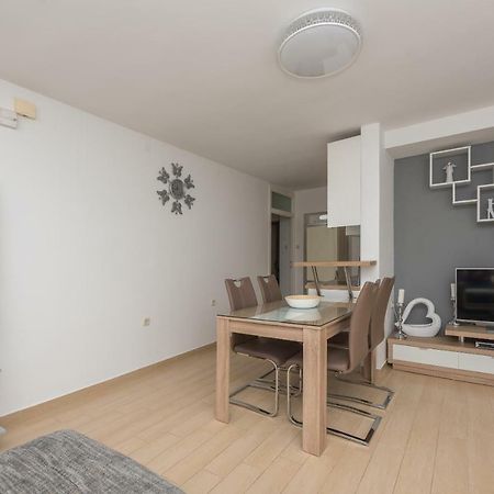 Apartmani Mona Makarska Esterno foto