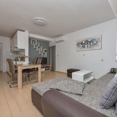 Apartmani Mona Makarska Esterno foto