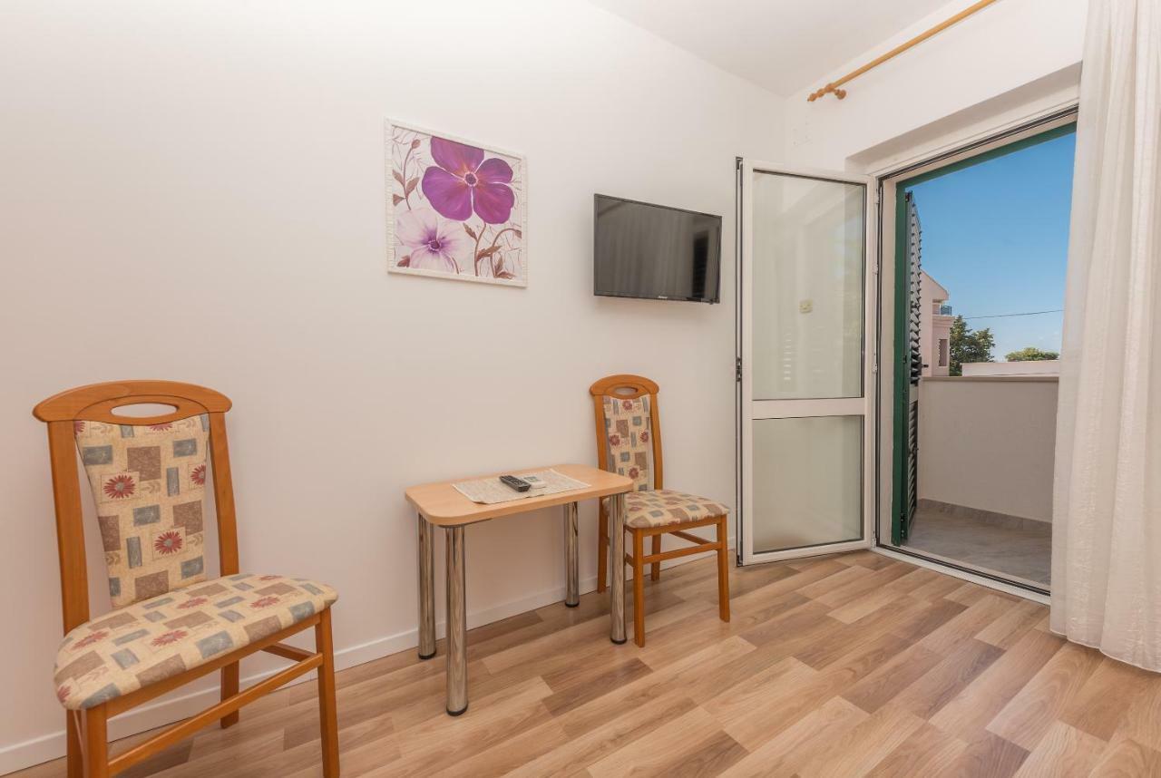Apartmani Mona Makarska Esterno foto