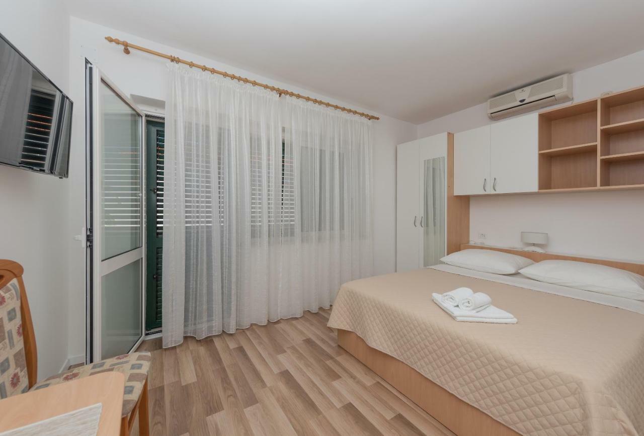 Apartmani Mona Makarska Esterno foto