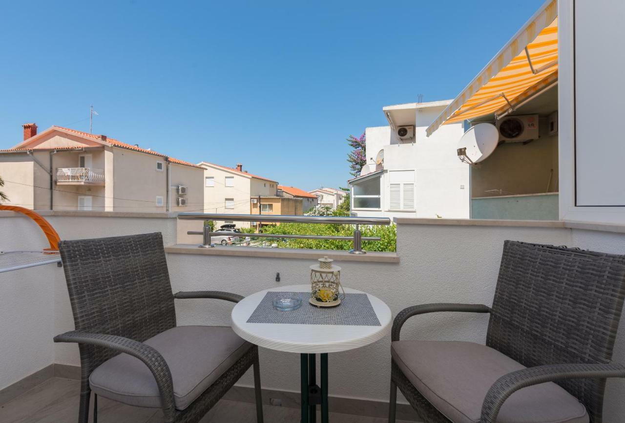 Apartmani Mona Makarska Esterno foto