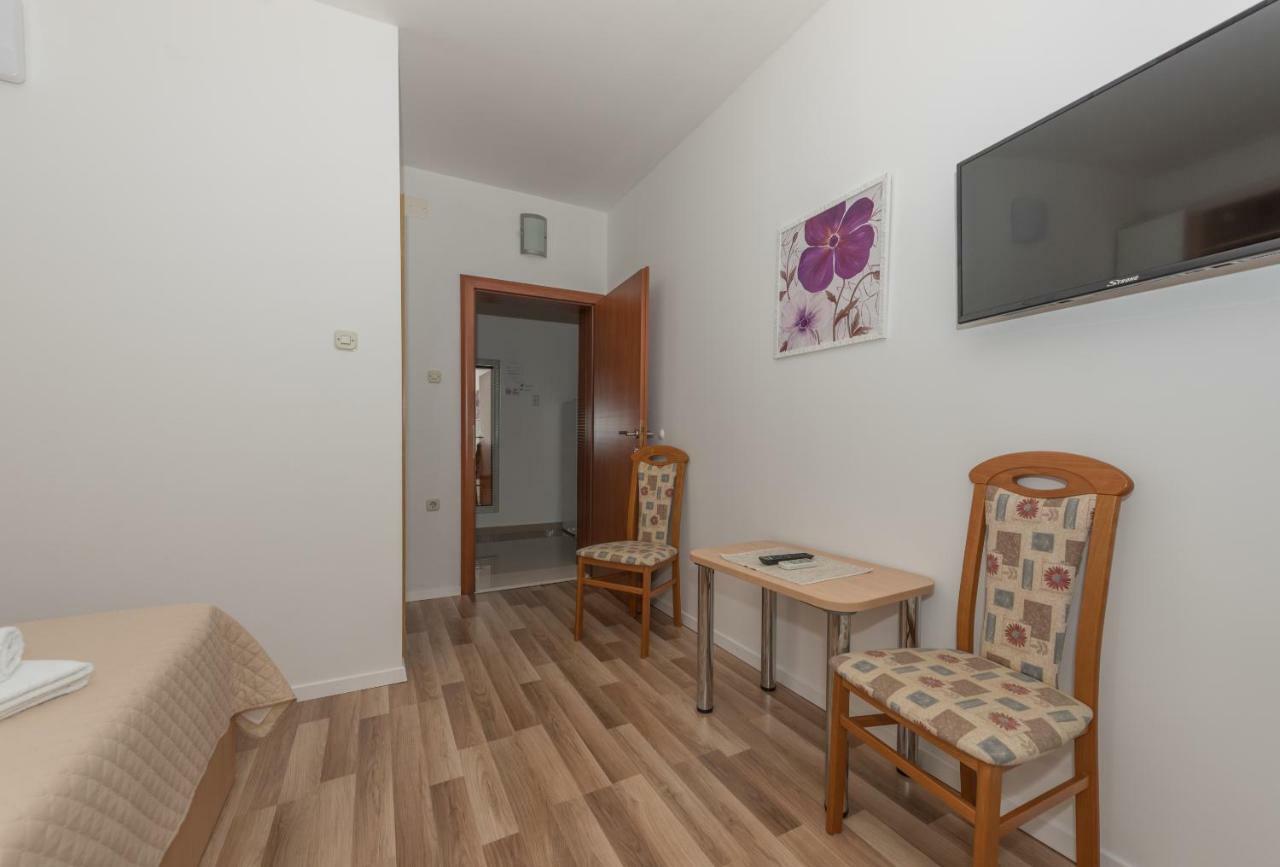 Apartmani Mona Makarska Esterno foto