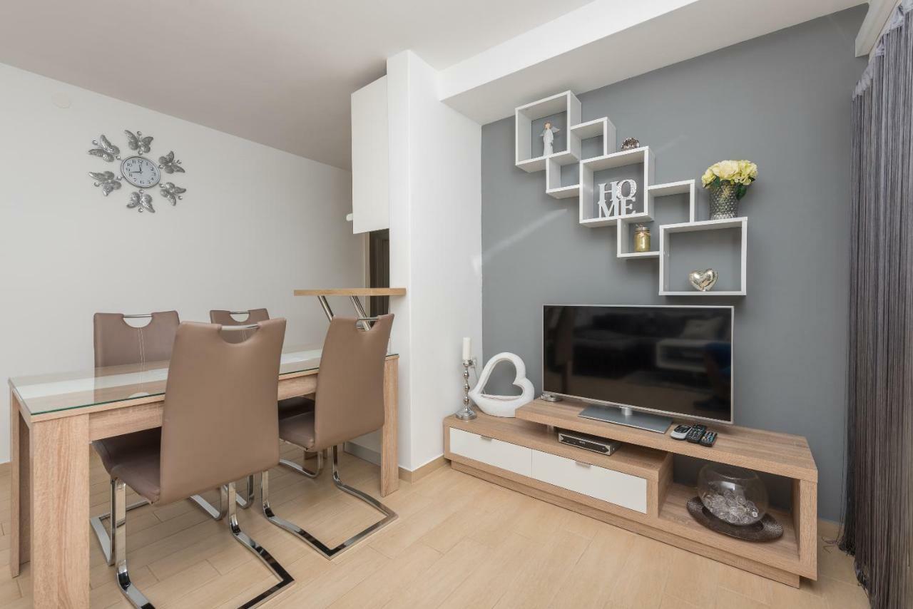 Apartmani Mona Makarska Esterno foto