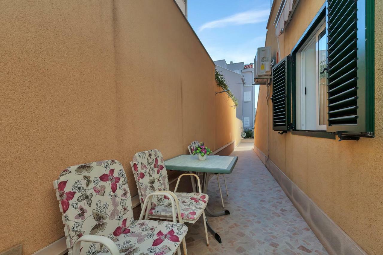 Apartmani Mona Makarska Esterno foto