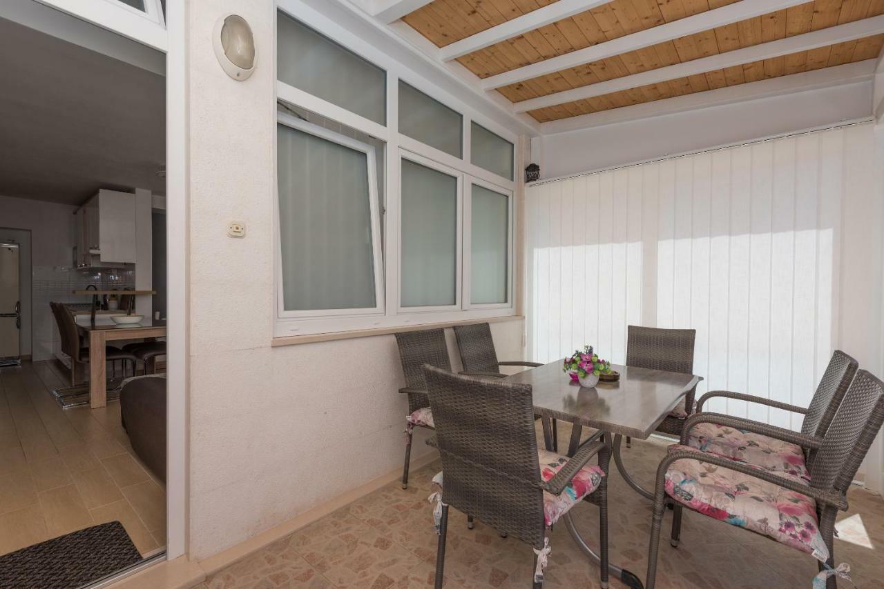 Apartmani Mona Makarska Esterno foto