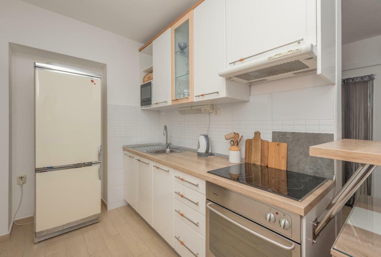 Apartmani Mona Makarska Esterno foto