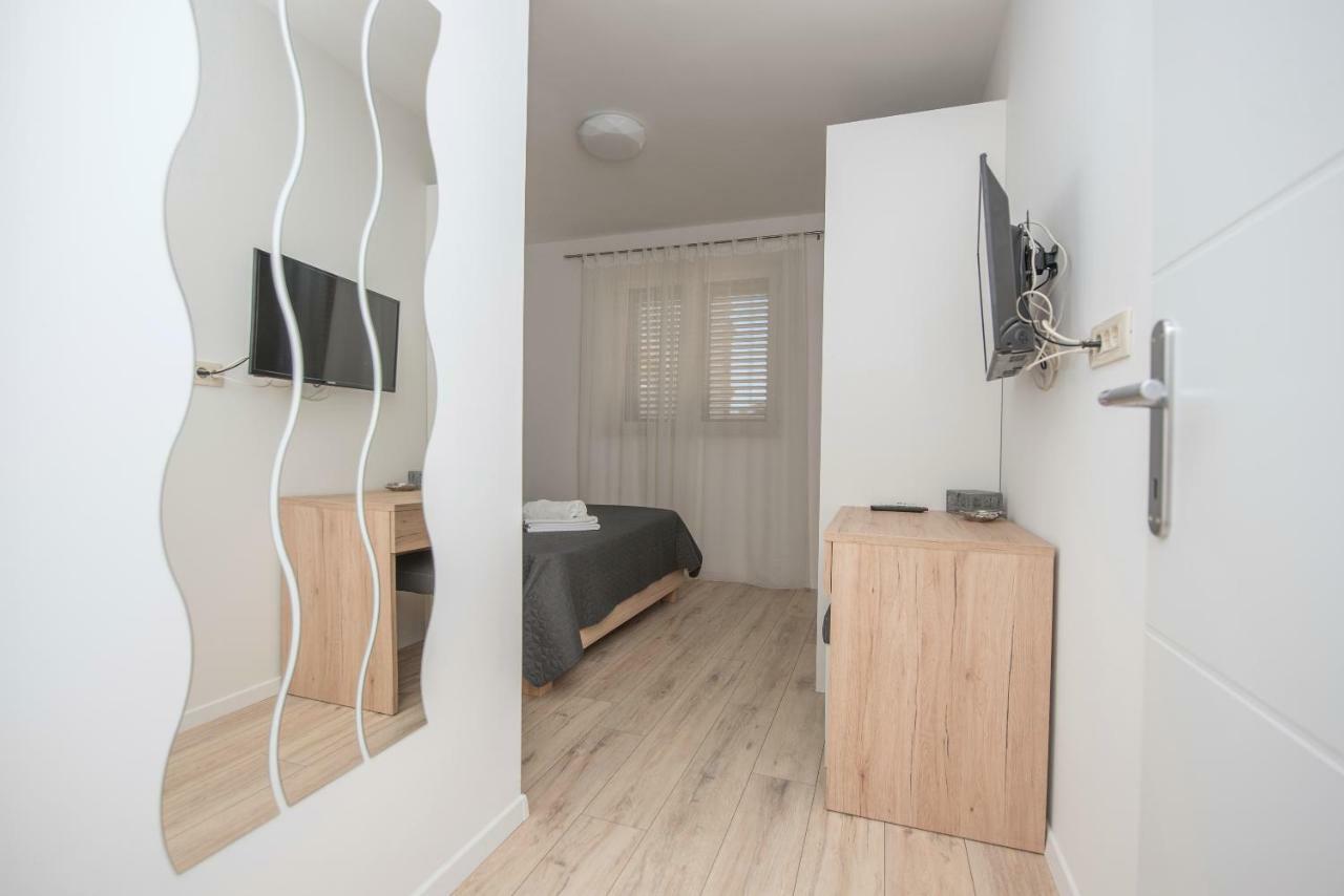 Apartmani Mona Makarska Esterno foto