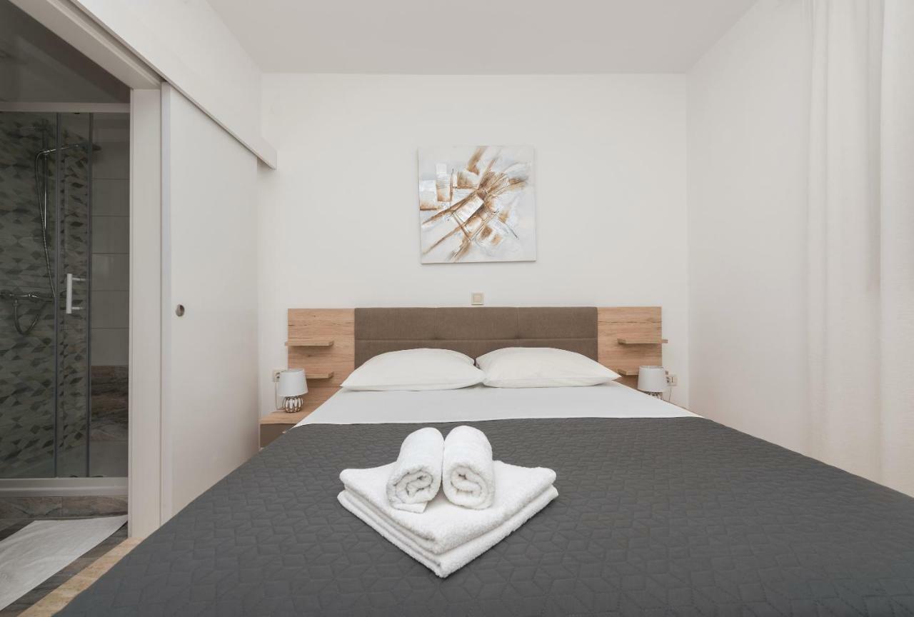Apartmani Mona Makarska Esterno foto