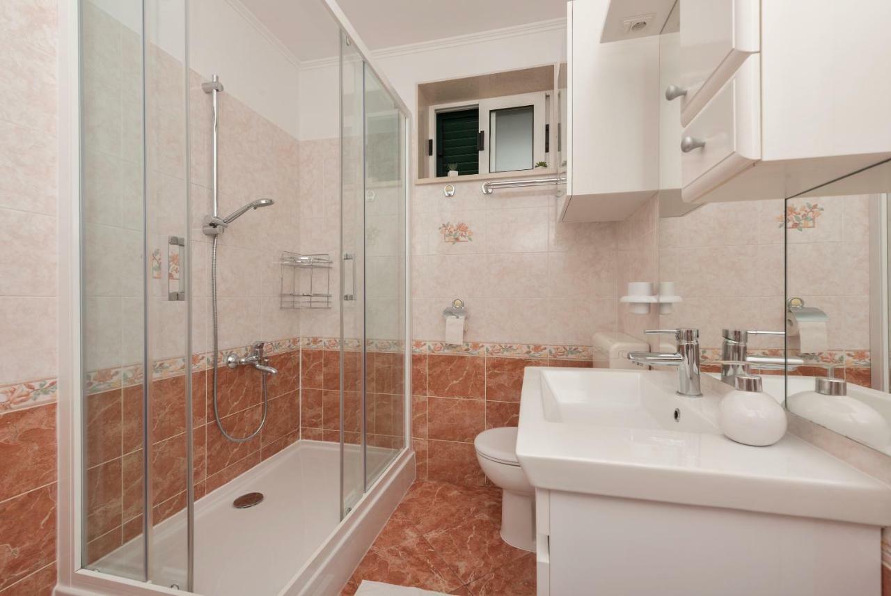 Apartmani Mona Makarska Esterno foto