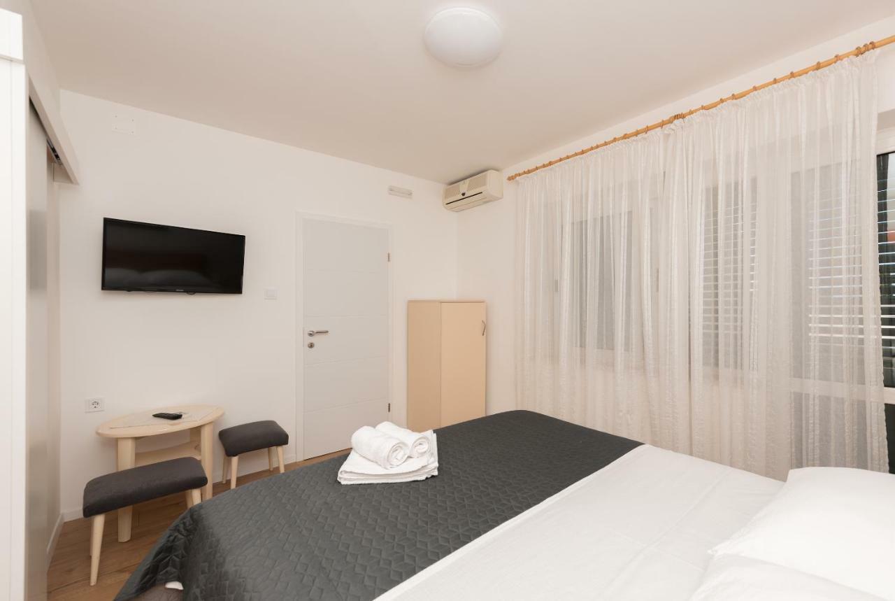 Apartmani Mona Makarska Esterno foto