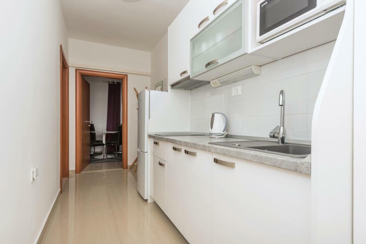Apartmani Mona Makarska Esterno foto