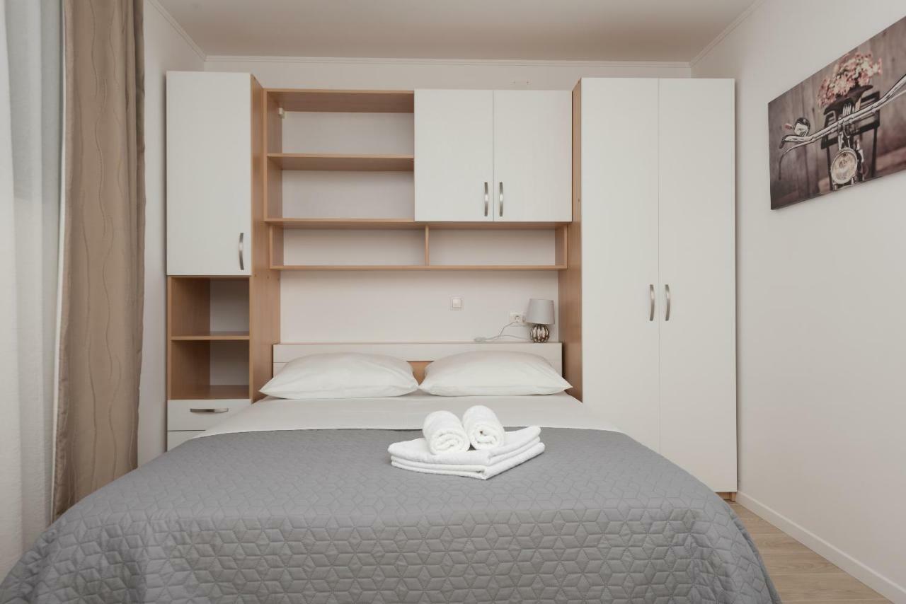 Apartmani Mona Makarska Esterno foto