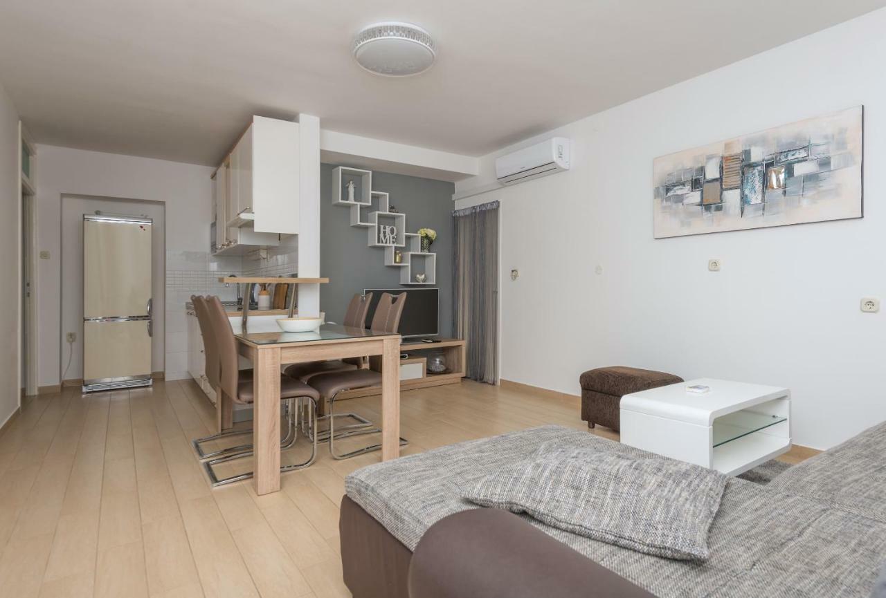 Apartmani Mona Makarska Esterno foto