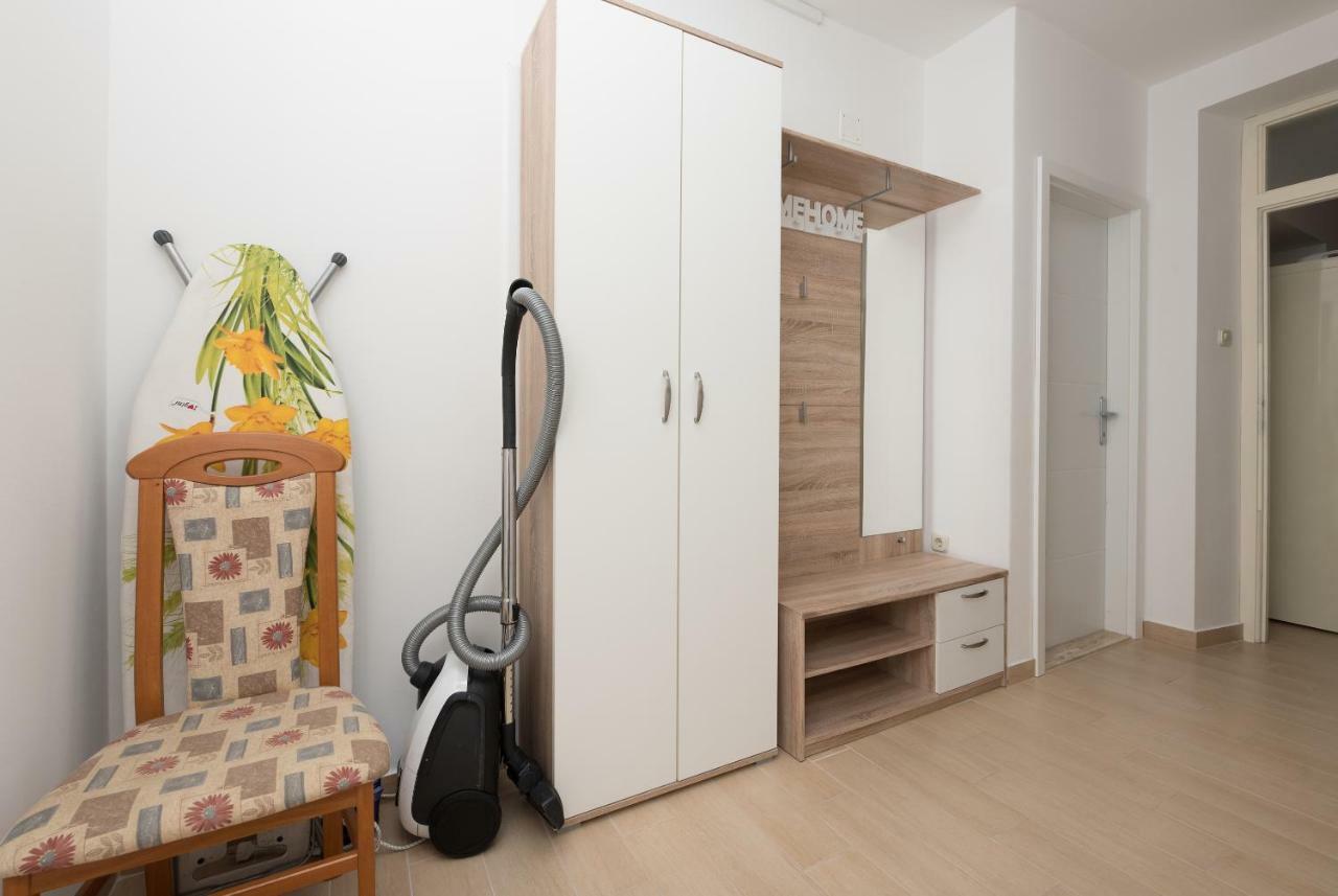 Apartmani Mona Makarska Esterno foto