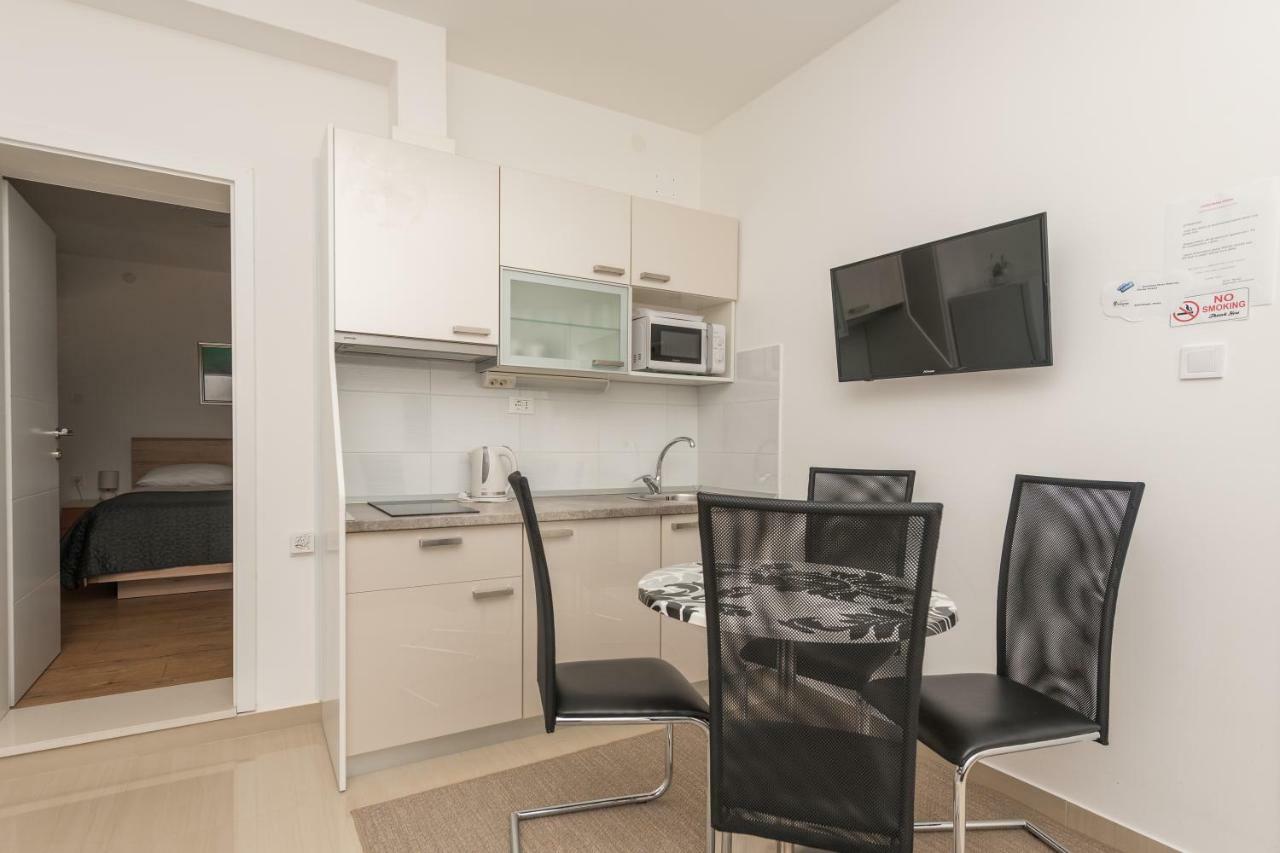 Apartmani Mona Makarska Esterno foto