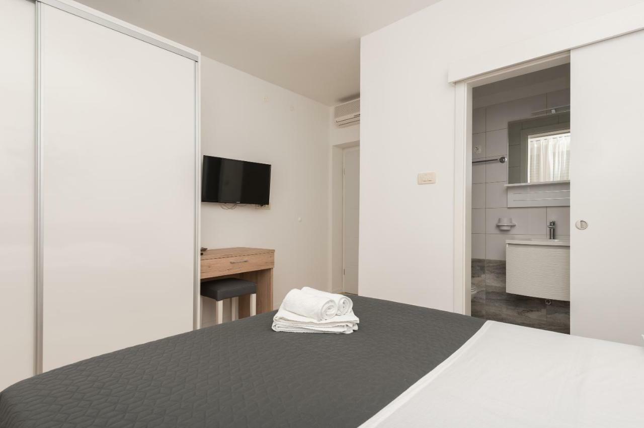 Apartmani Mona Makarska Esterno foto