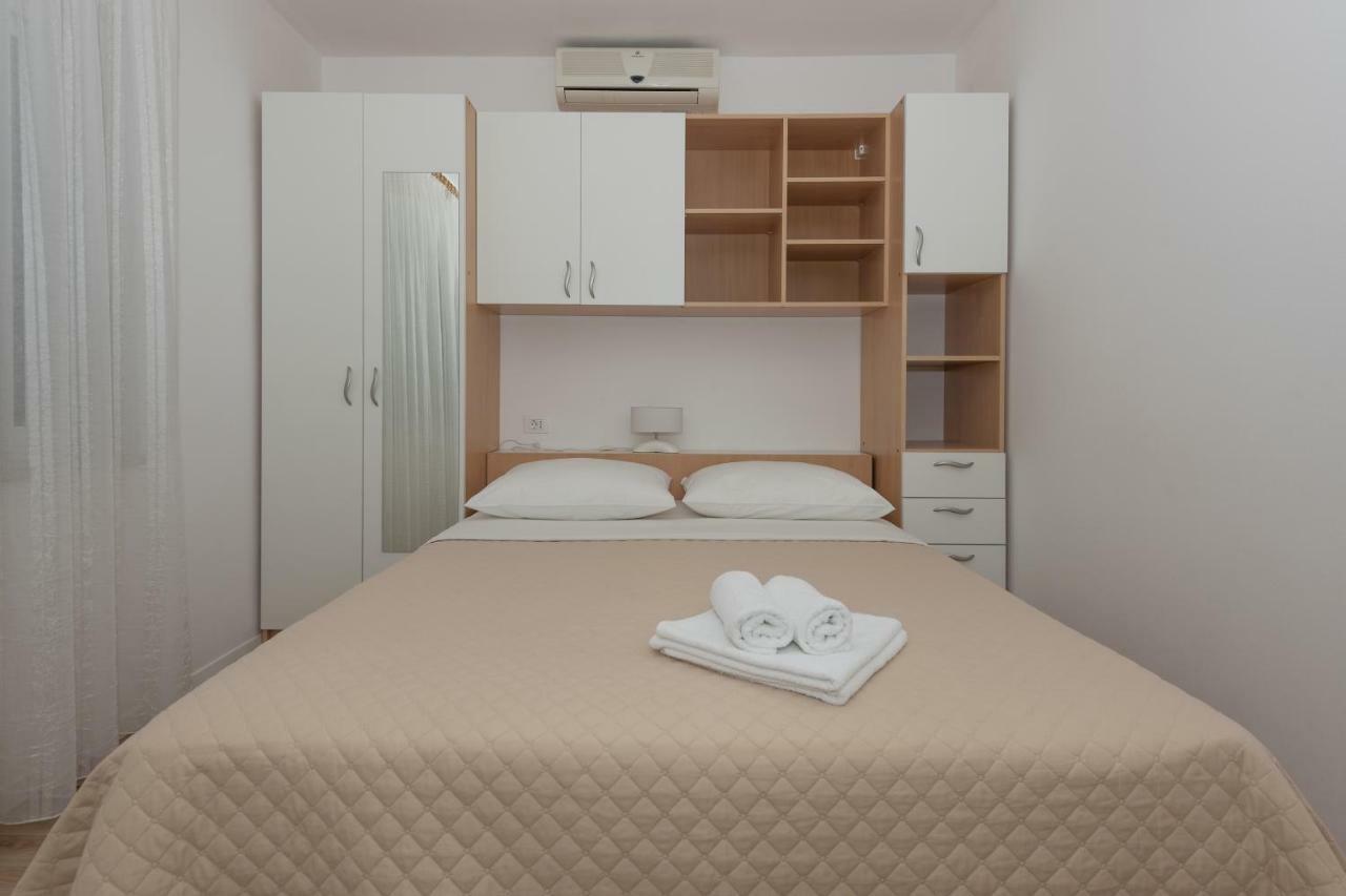 Apartmani Mona Makarska Esterno foto